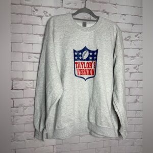 Taylor’s Version Graphic Sweatshirt – NFL Aesthetic / Taylor Swift /Cozy/ Sz XL‎